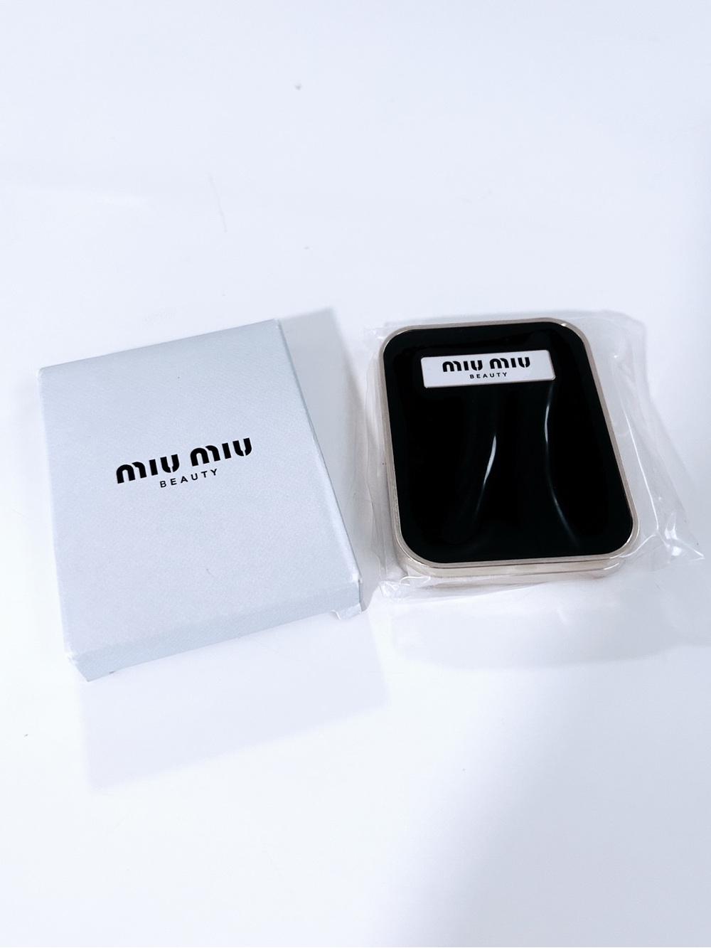Miumiu beauty Compact Mirror - Black - Picture 2 of 8